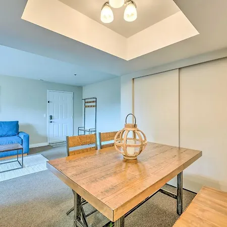 Walkable Park City Condo With Pool And Hot Tub!